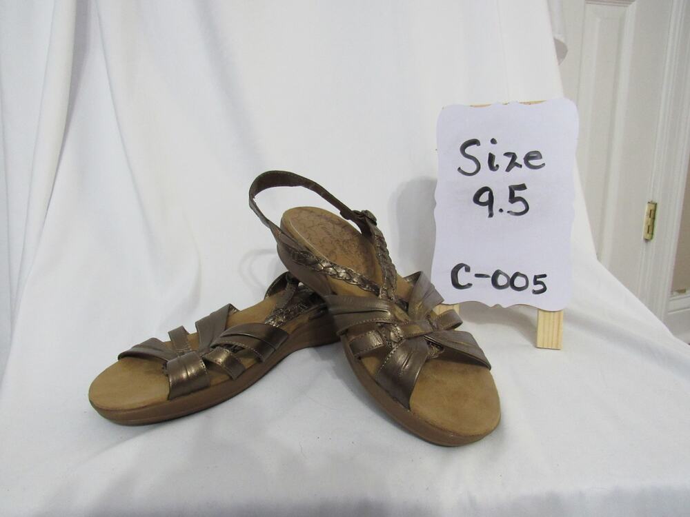 Bare traps size 9.5